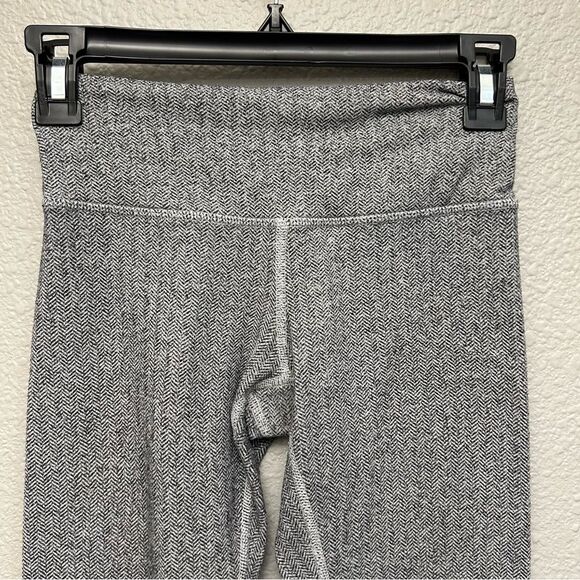 Lululemon Athletica Crop 21” Mini Grey Heathered Herringbone Size 2 - Picture 13 of 14